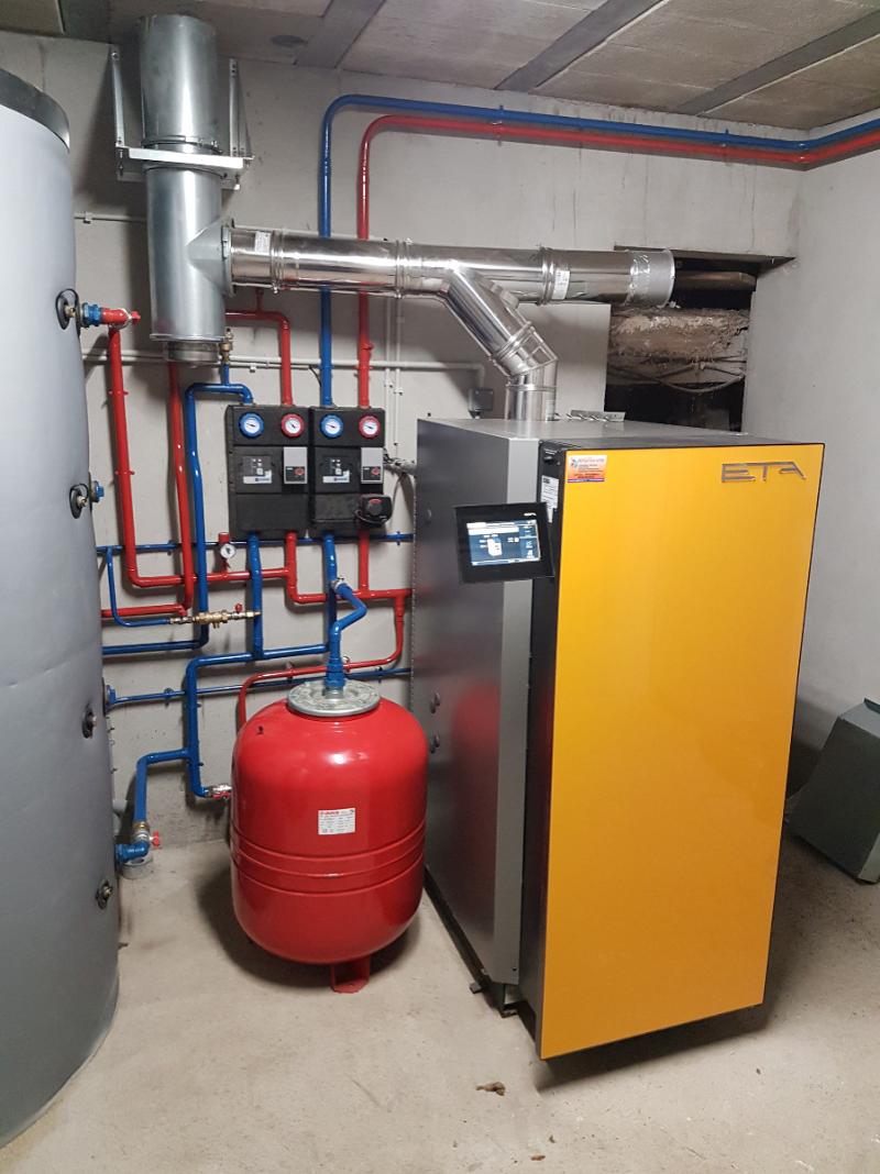 Un système de chauffage avec des tuyaux