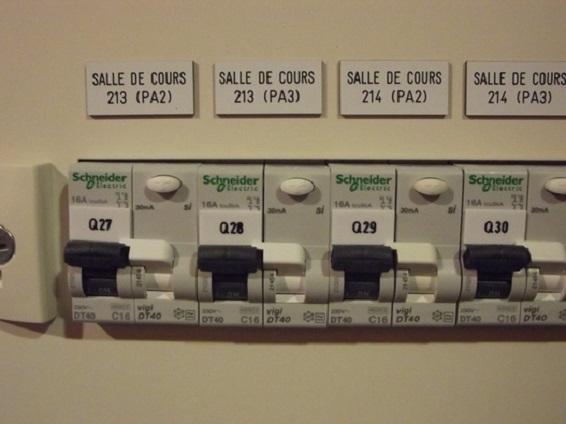 Armoire électrique pour une école