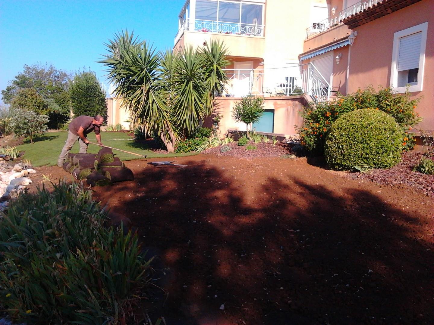 Pose du gazon en plaqueph4