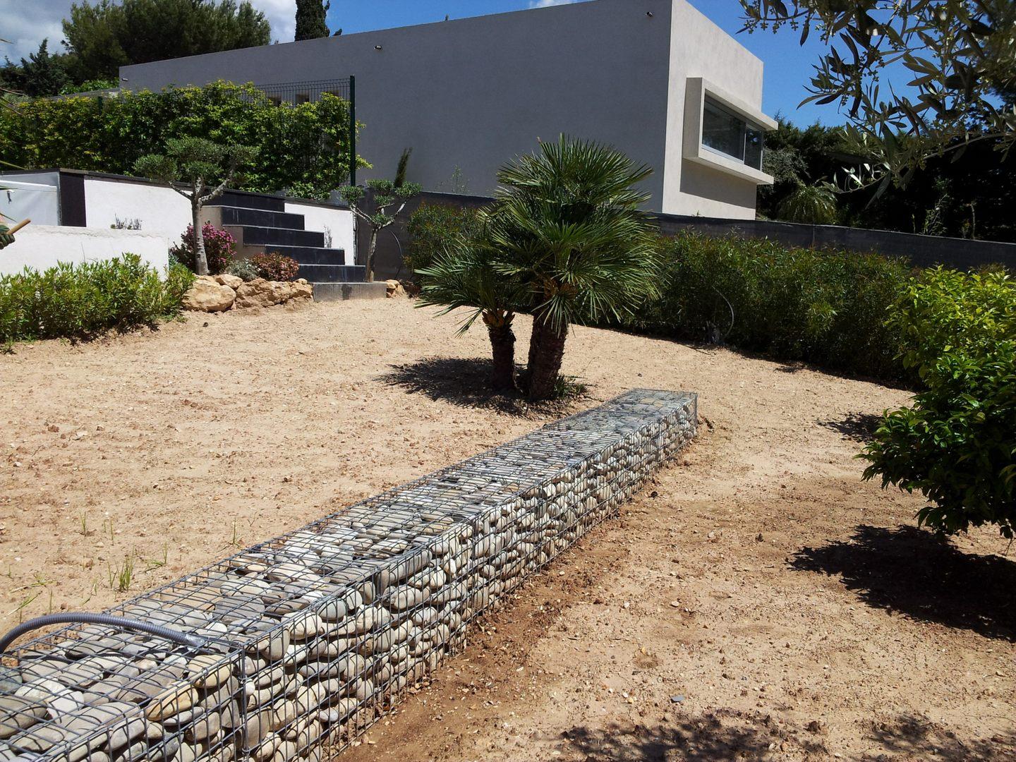 Travail du sol avant placage du gazon ph1