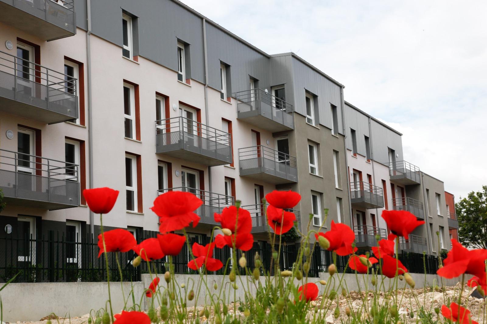 menuiseries PVC et garde corps acier laqués