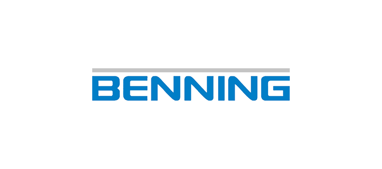 Logo für Benning, eine blaue Wortmarke mit einem grauen Balken darüber.