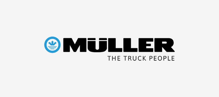 Müller-Logo mit blauem Emblem und dem Schriftzug „MÜLLER THE TRUCK PEOPLE“ auf hellgrauem Hintergrund.