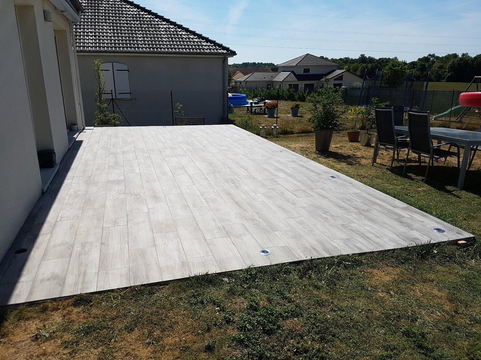 terrasse avec luminaires intégrés 2
