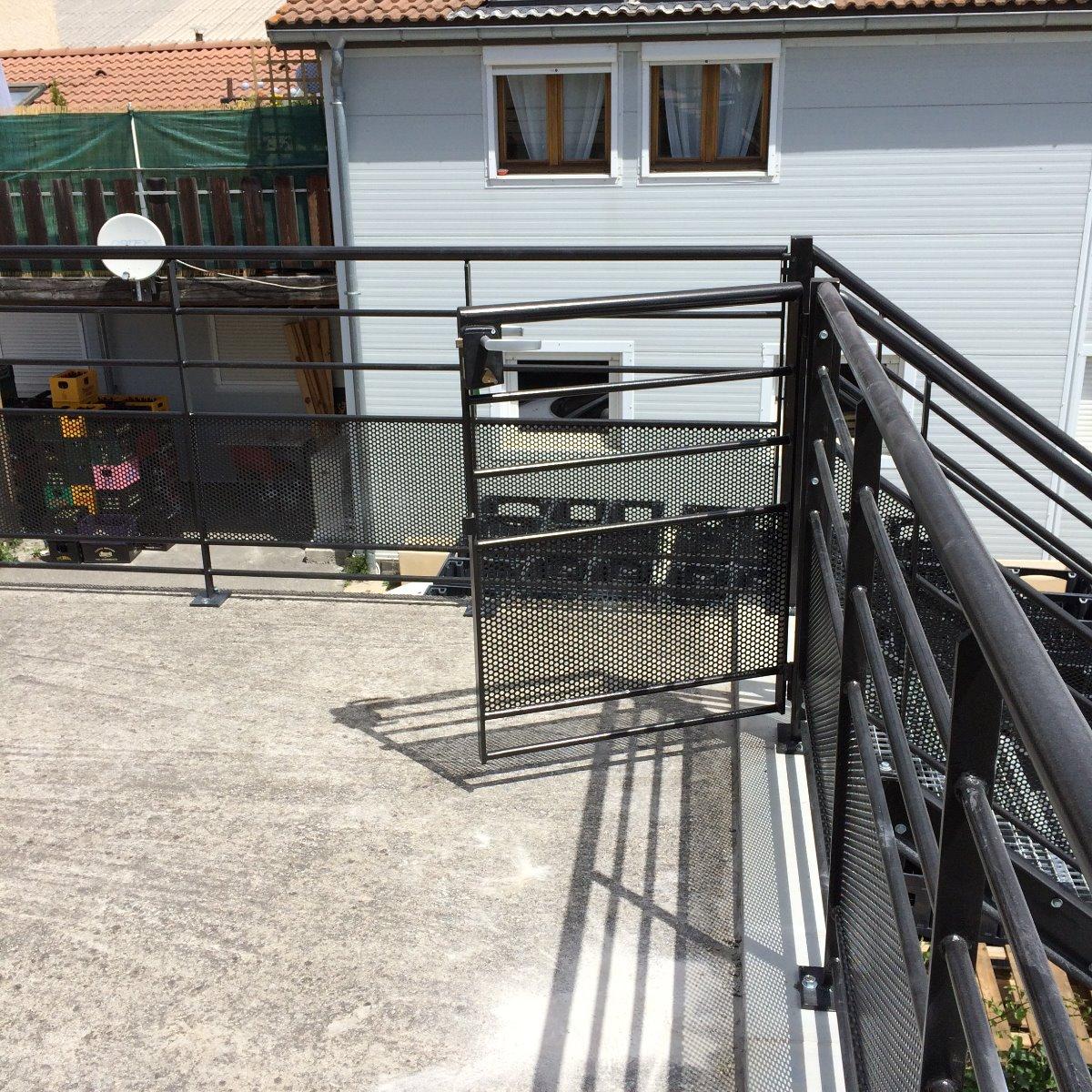 Garde corps acier et portillon escallier terrasse EMS 05 Gap serrureri