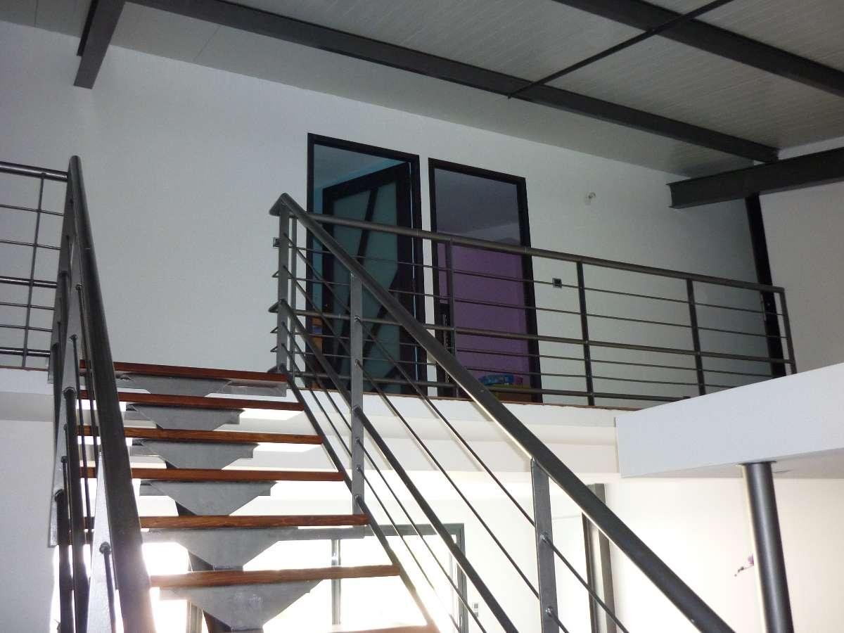 ESCALLIER MIXTE FER MARCHE BOIS RAMPES ACIER METALLERIE FERRONNERIE EM