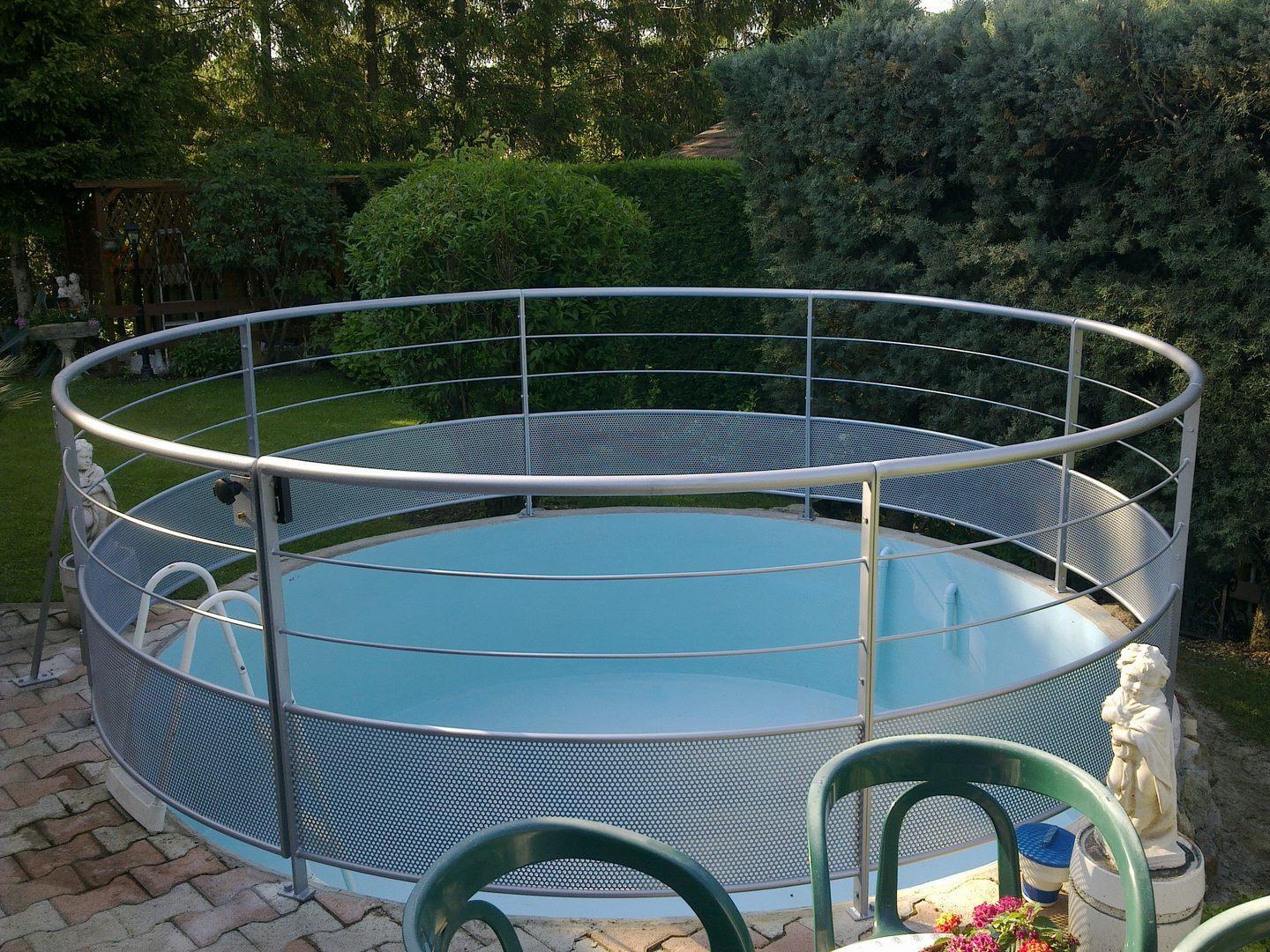 Barrière acier fer bassin d'eau.Ferronnerie EMS Gap metallerie 05