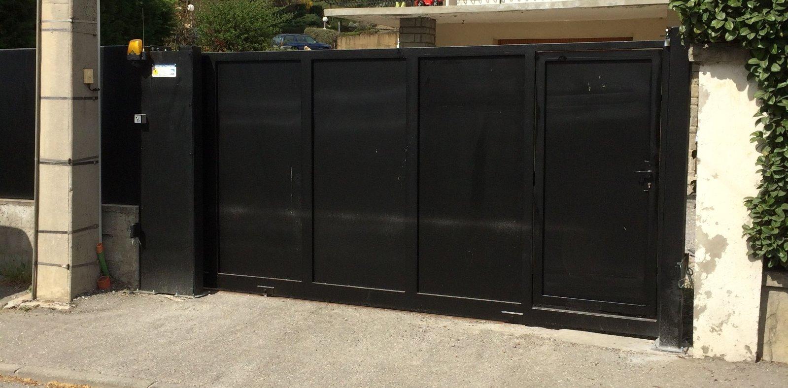 Portail coullissant acier avec portillon integre EMS 05 Gap ferronneri