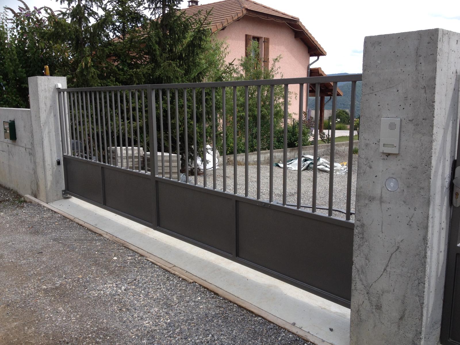 Portail acier fer a 2 battants ferronnerie EMS Gap metallerie 05