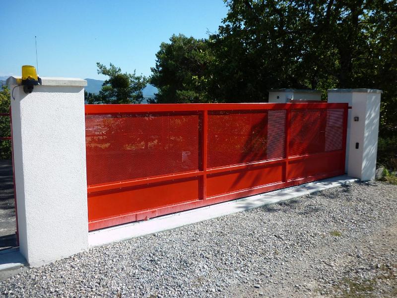 Portail coullissant en fer ferronnerie EMS Gap 05 metallerie serrurier