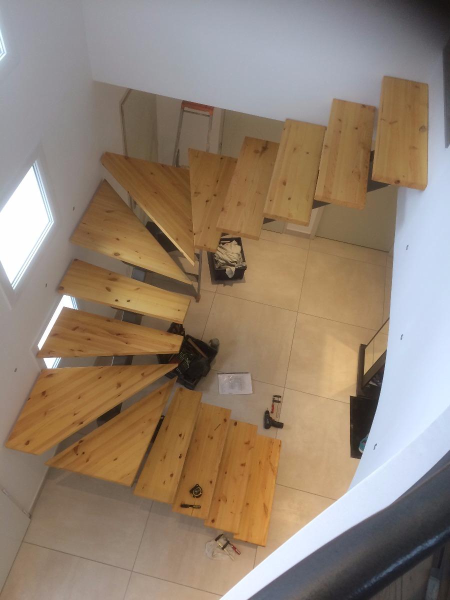 Escalier limon centrale 1/2 tournant mixte acier/bois metallerie serrurerie EMS Gap 05