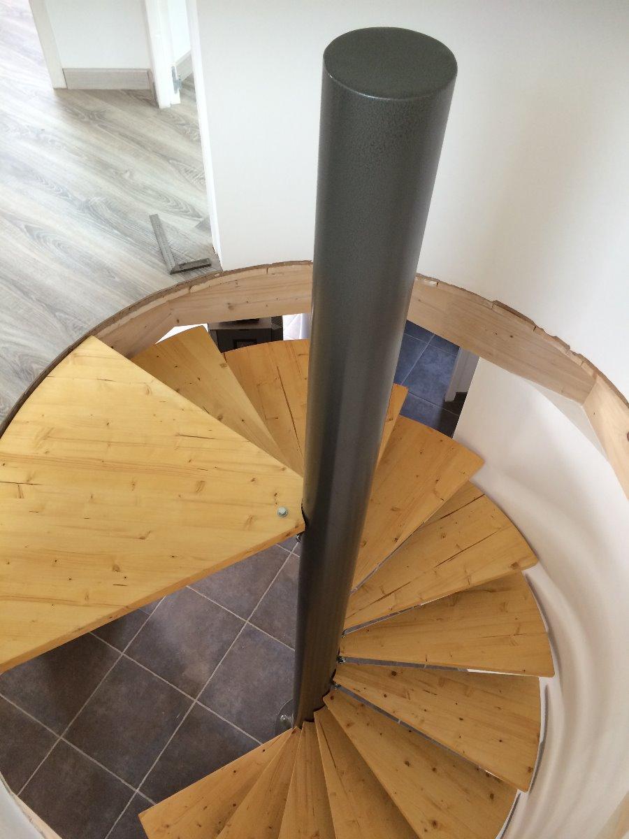 ESCALLIER HELICOIDALE ACIER SUR MESURE MIXTE BOIS FER METALLERIE FERRO