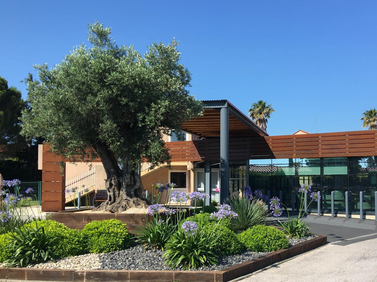 Photos des Lauriers Roses au Soler, notre établissement en images