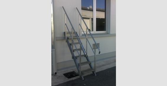 escalier d'accès inox client en papeterie