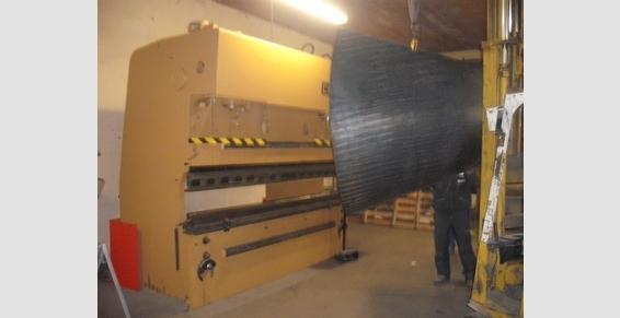 Fabrication par croquage d'une trémie conique