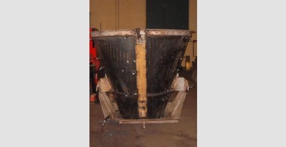 Trémie conique avant calorifugeage