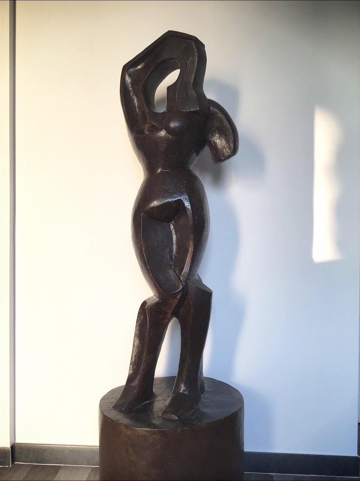 Sculpture Grande Dimensions