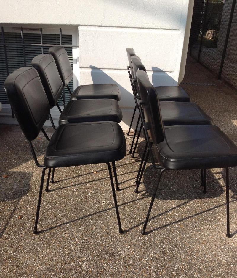 Chaises noires