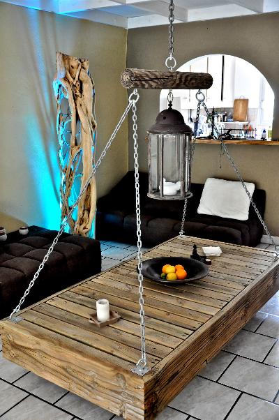 TABLE SUSPENDUE , BOIS RECYCLÉ , LIGNE BOIS 974