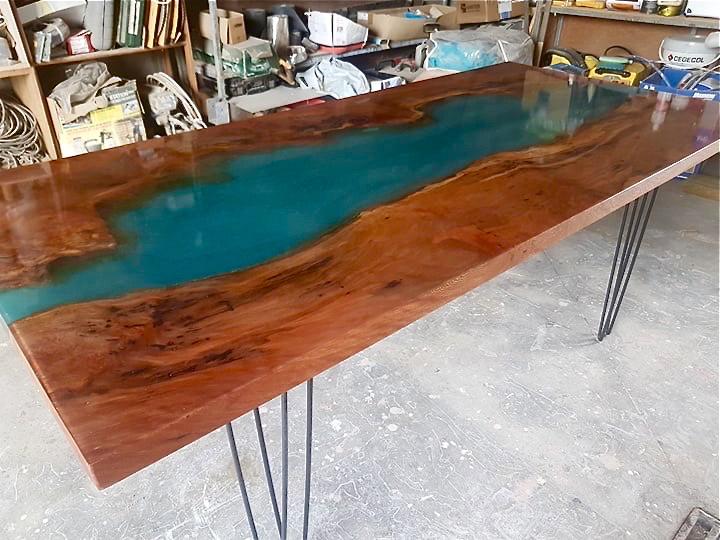 tables BOIS ET résine sur mesure LIGNE BOIS 974