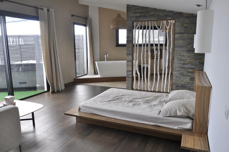 AGENCEMENT INTÉRIEUR LIGNE BOIS 974