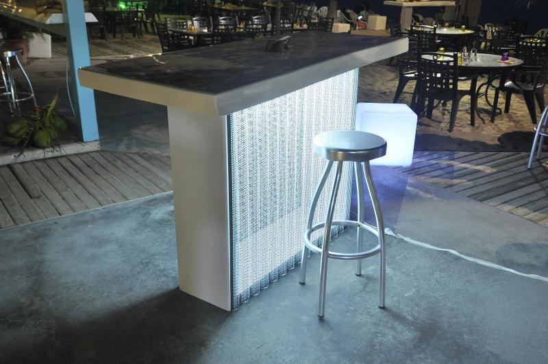 BAR BOIS RECYCLÉ ET PLATEAU RESINE LIGNE BOIS 974