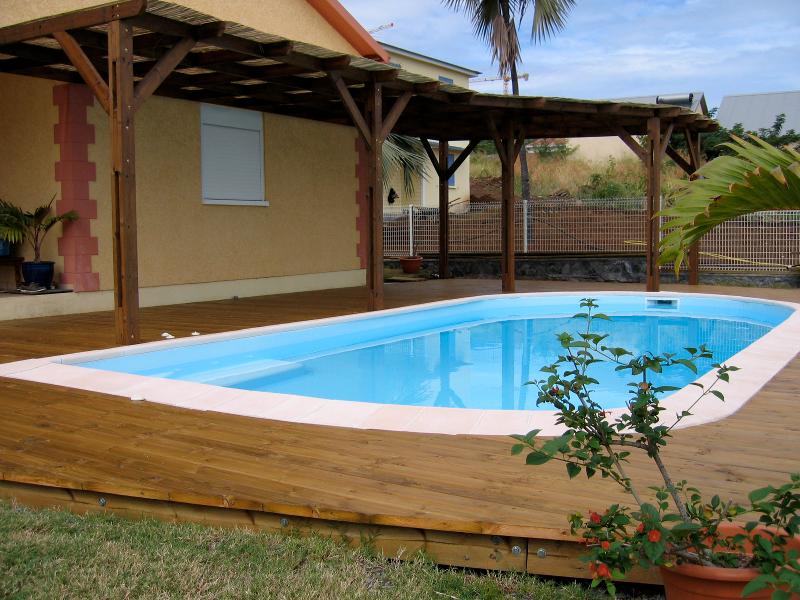 Terrasse bois exotique piscine