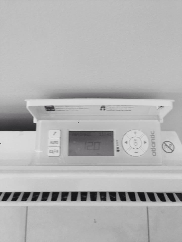 Panneau de commande d'un radiateur électrique 
