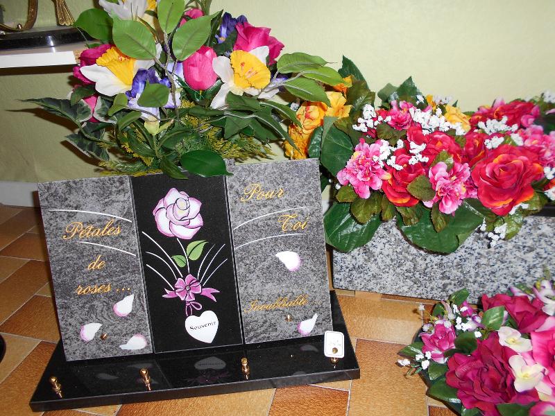 Articles Funéraires et plaques gravées à Déols (36)