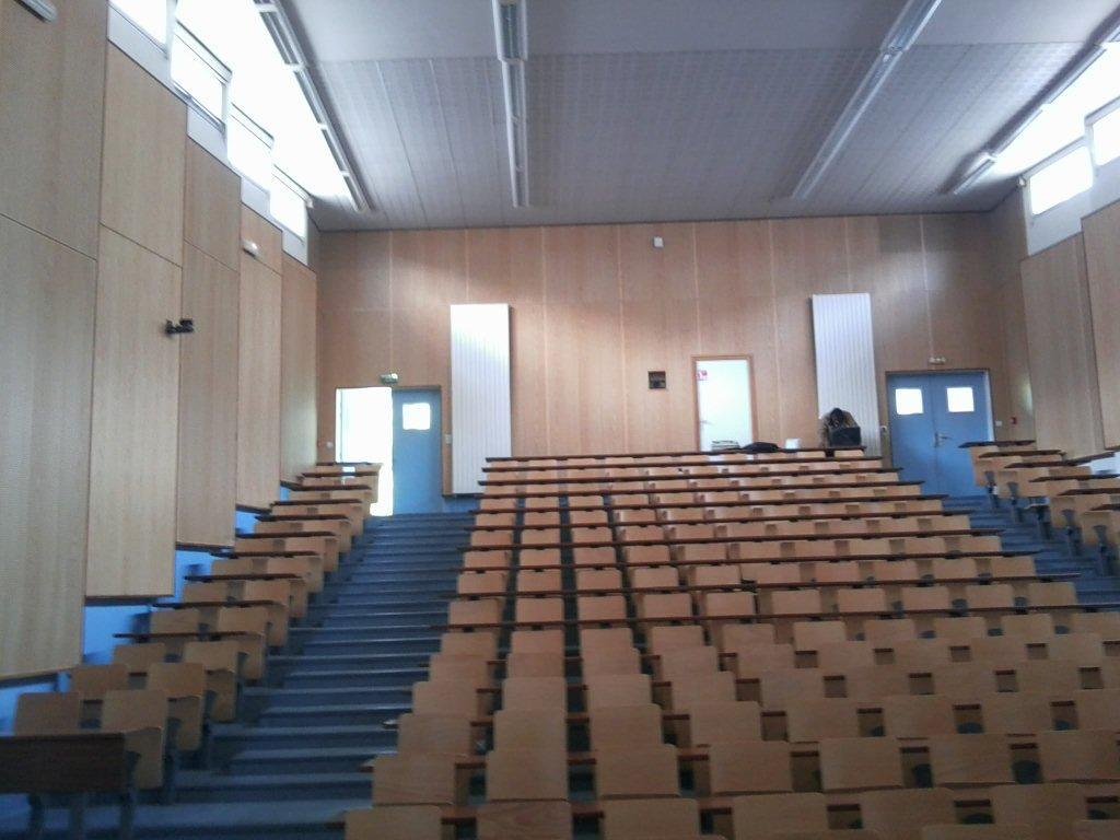 Menuiserie intérieure Amphi