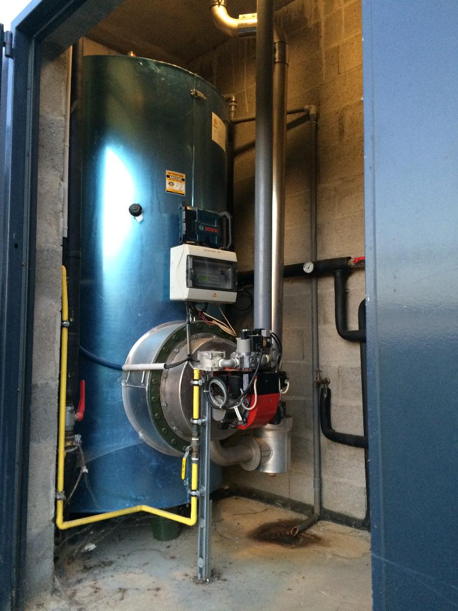 Ballon d'eau chaude salle multisport