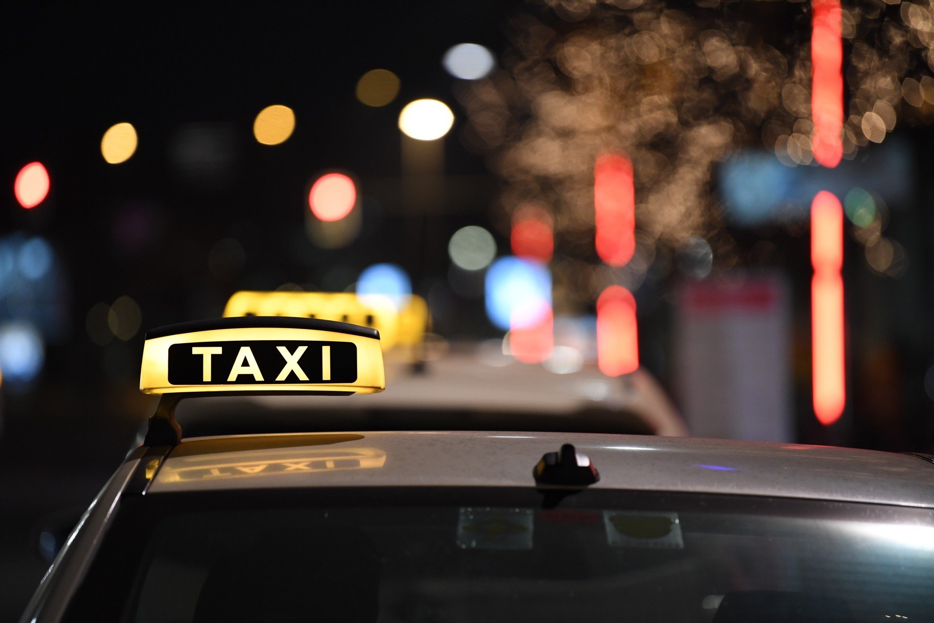 Hallo Taxi Herne | Ihr Taxiunternehmen | 02323 94888