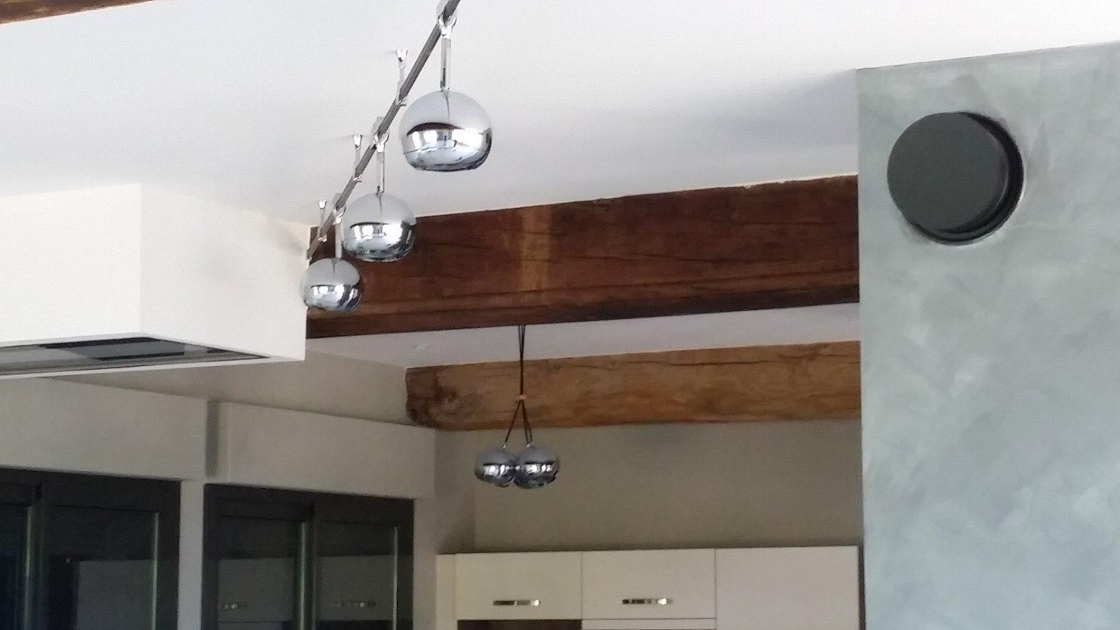 Lustre et rail déco