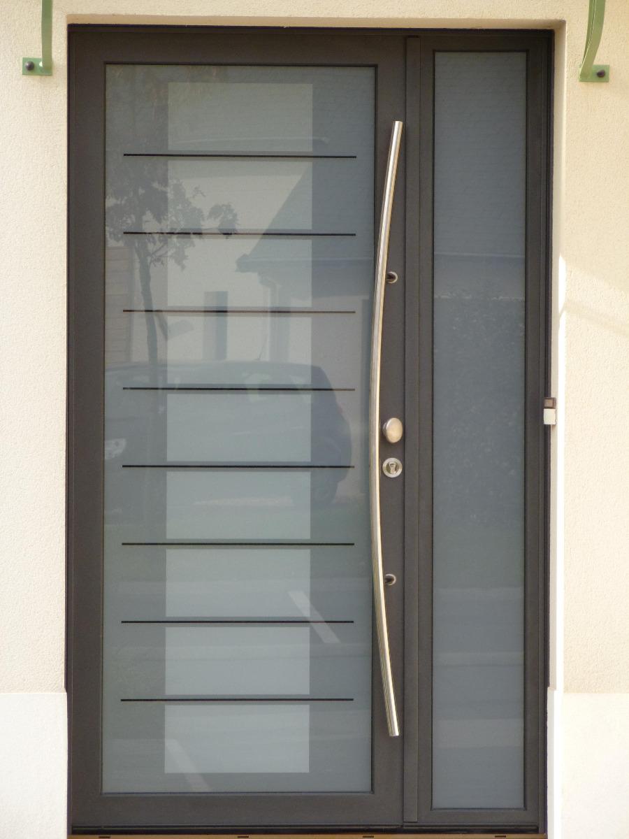 Porte d'entrée en mixte bois alu contemporaine