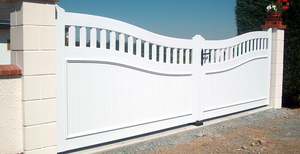 Portail PVC - Avrille.