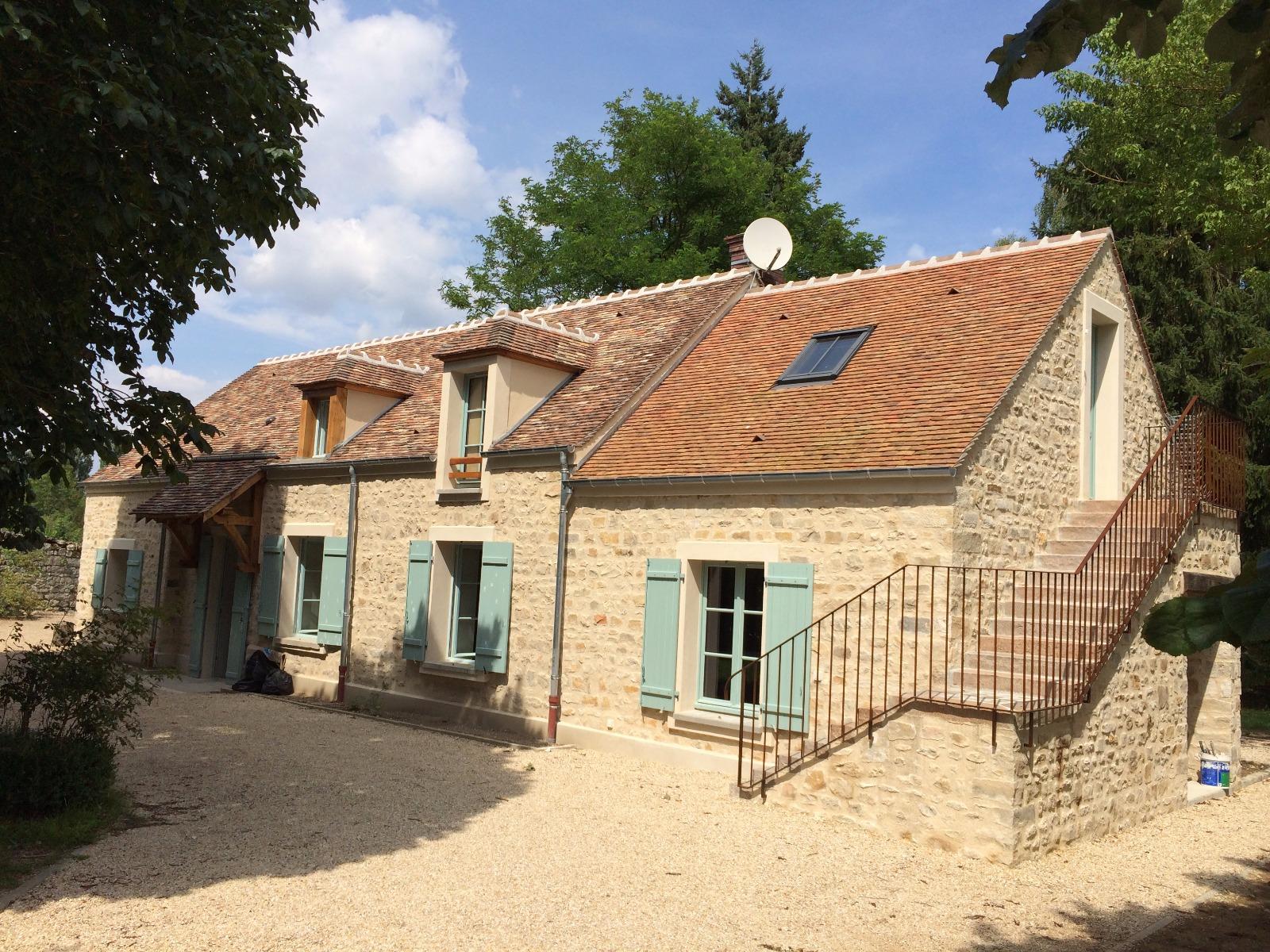 Construction d'un bâtiment en pierre - Maçonnerie Perrot 91