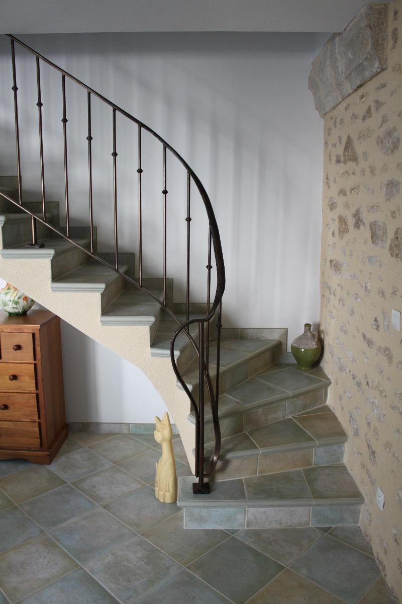 Habillage d'escalier en carrelage
