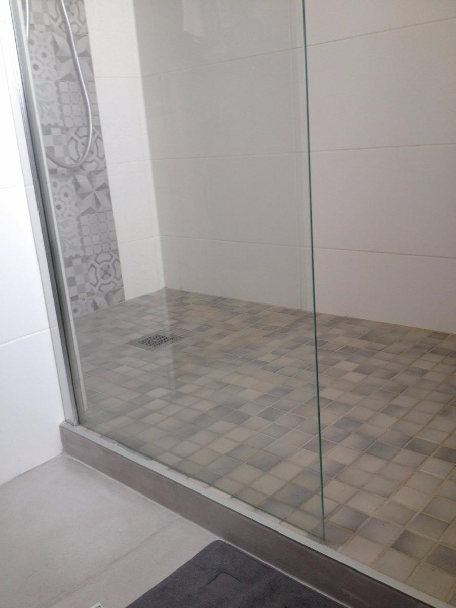 Bac à douche carrelé