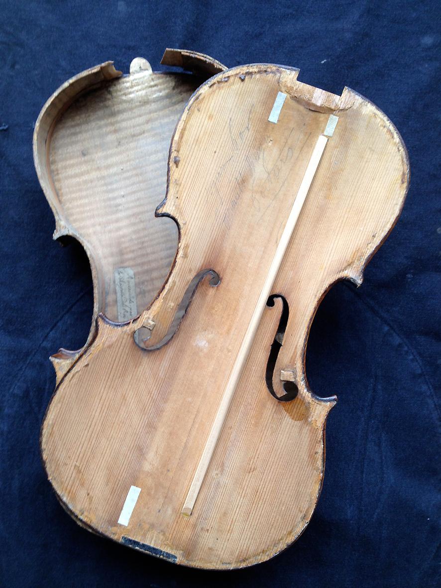 ATELIER COLLADO SARL à Paris luthier