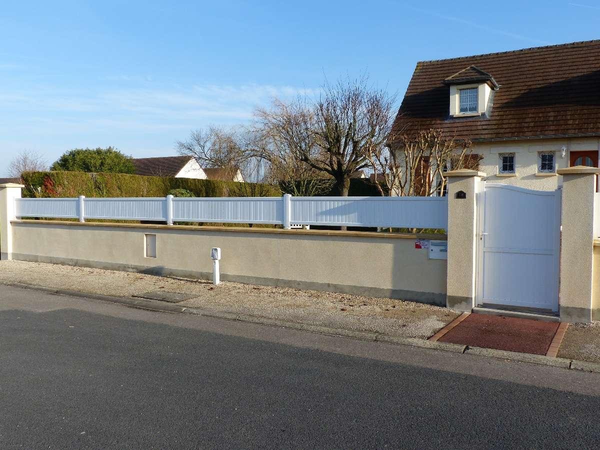 Clôture et portillon en PVC