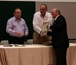 ד"ר נוימן מקבל את פרס שיבא לשנת 2015  ד"ר נוימן מקבל את פרס שיבא לשנת 2015