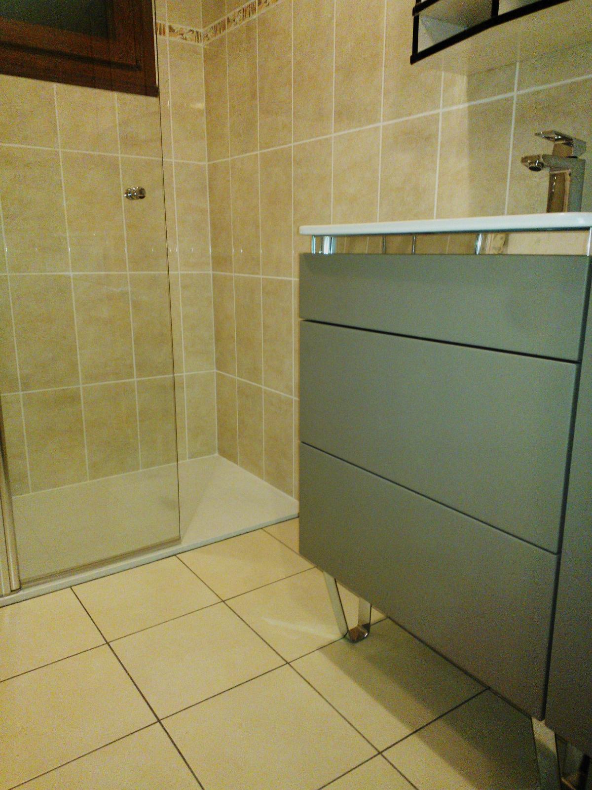 Ensemble meuble et douche grand passage