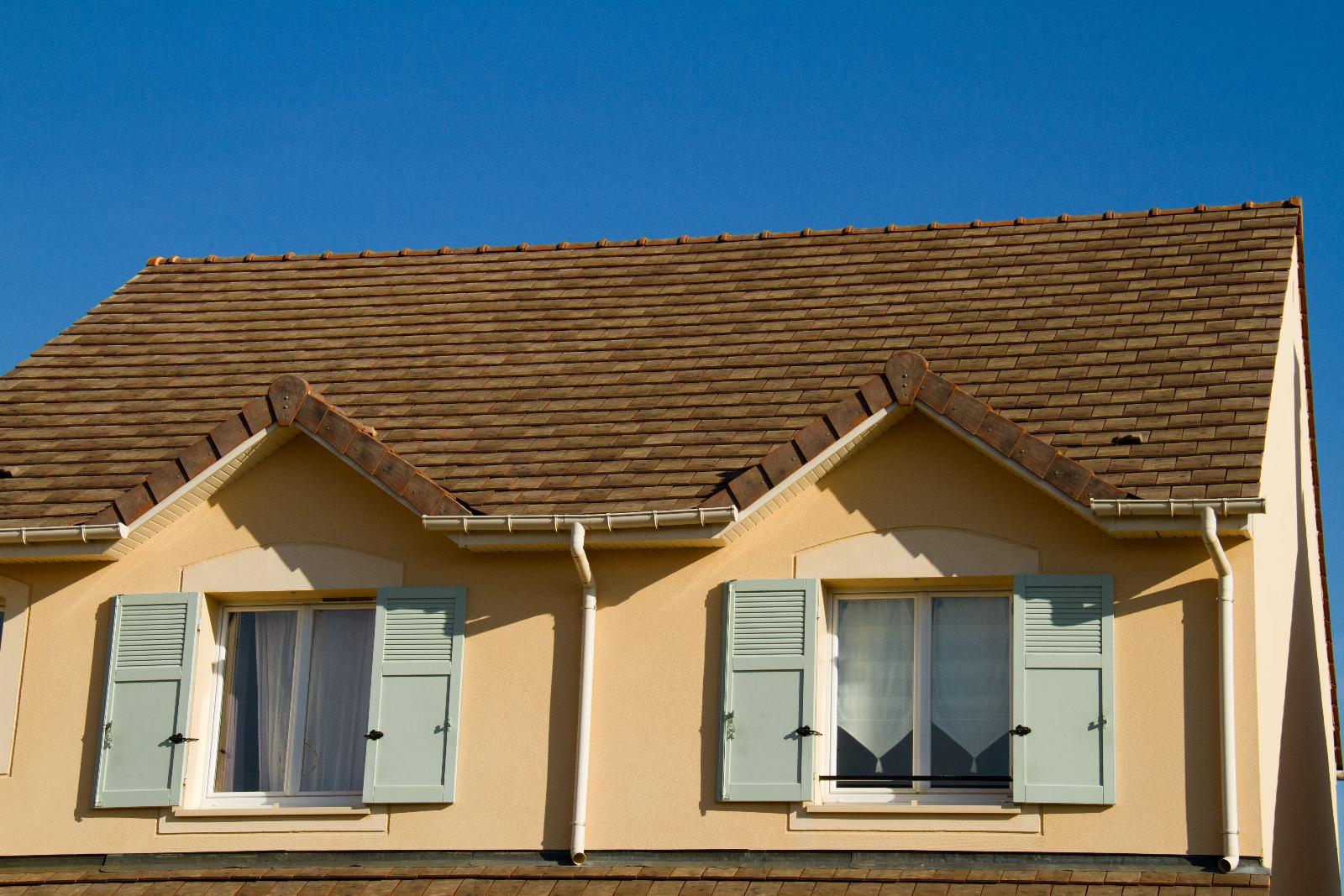 Soyez au sec toute l'année en rénovant votre toiture