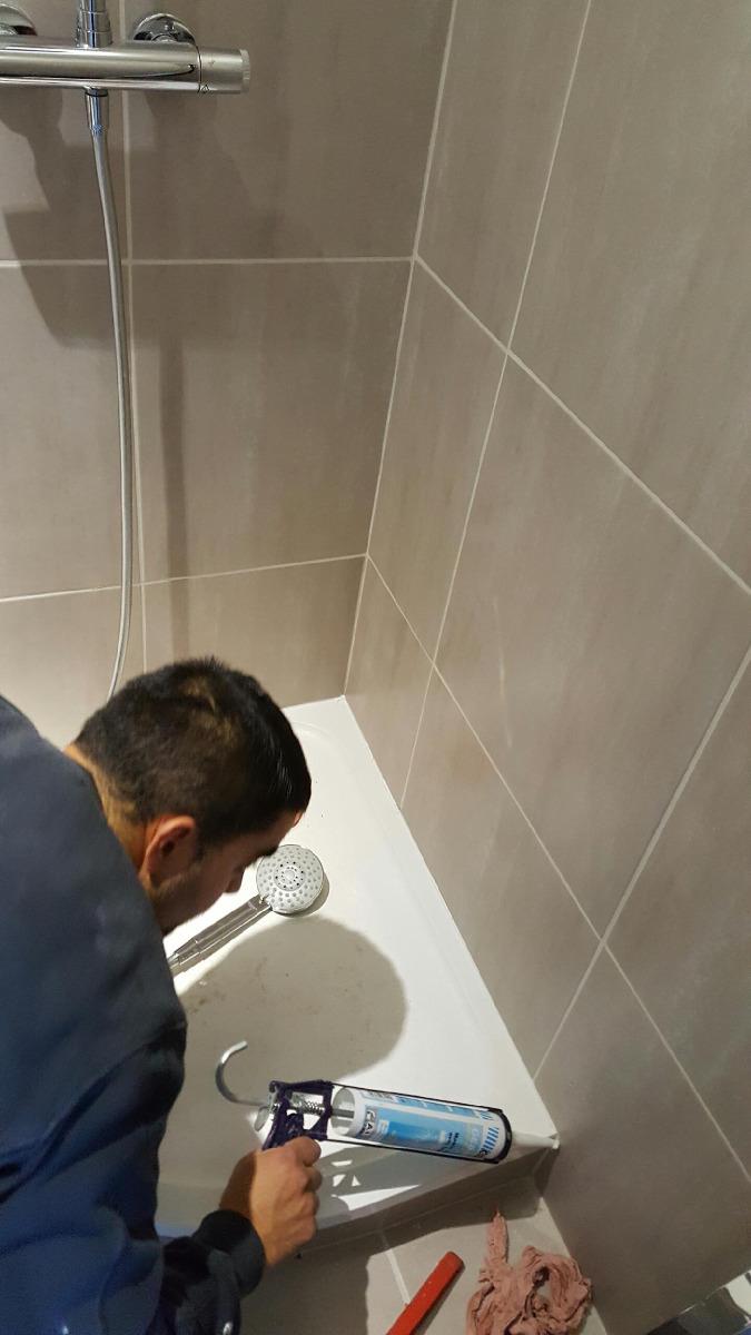 Pose de bac à douche