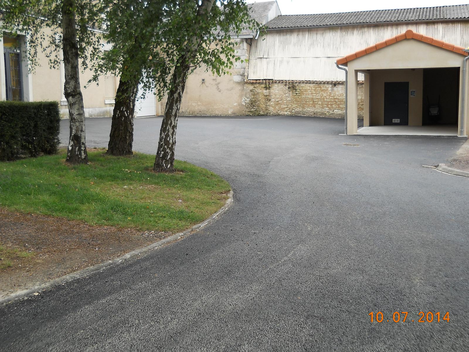 COUR-ENROBE-POITOU-CHARENTE-VIENNE-MIREBEAU-86