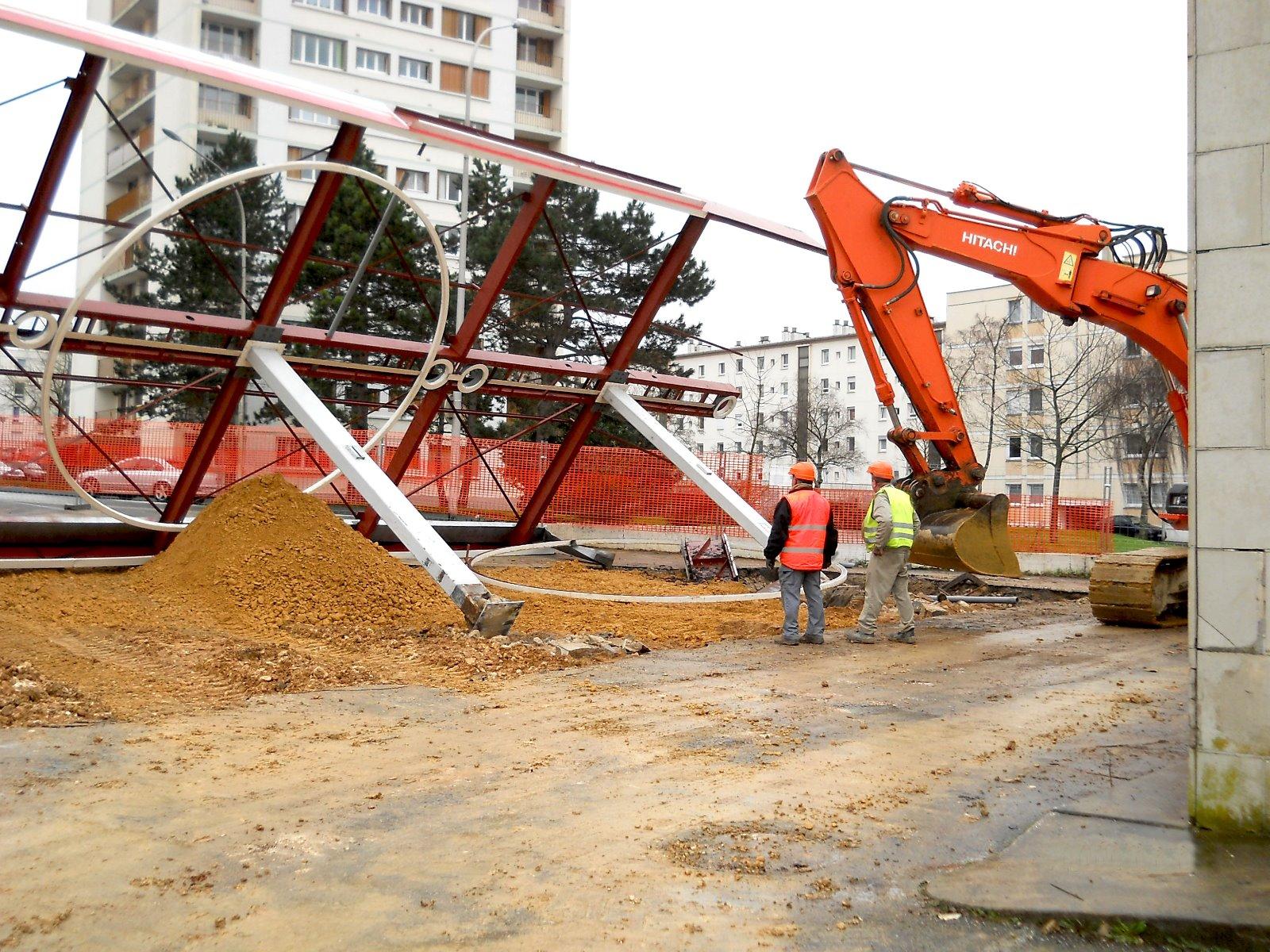 DEMOLITION-POITOU-CHARENTE-VIENNE-MIREBEAU-86