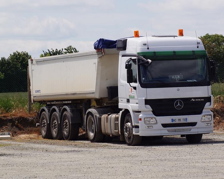 CAMIONS ET SEMIS AVEC CHAUFFEUR-POITOU-CHARENTE-VIENNE-86