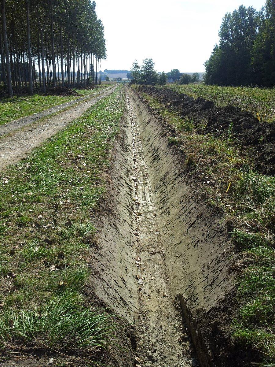 REPROFILAGE-CURAGE-DERASEMENT-FOSSES-POITOU-CHARENTE-VIENNE-MIREBEAU-8