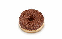 Um donut de chocolate com granulado em um fundo branco.