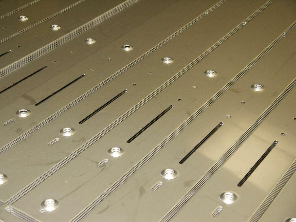 Poinçonnage formage en inox